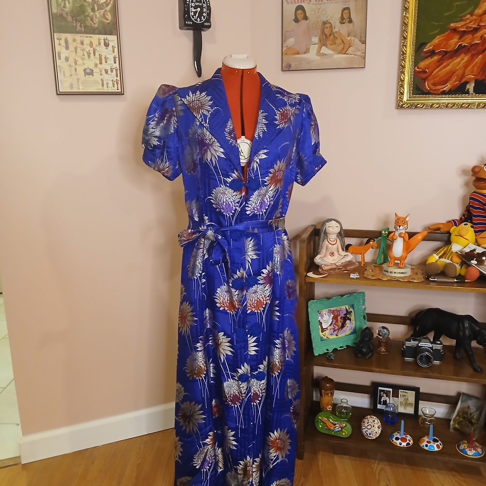 1930s Brilliant Cobalt Blue Silk Movie Star Dressing Gown